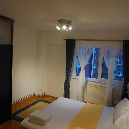 Boulevard Apartament 1oo Mp, Lux Апартаменти Брашов