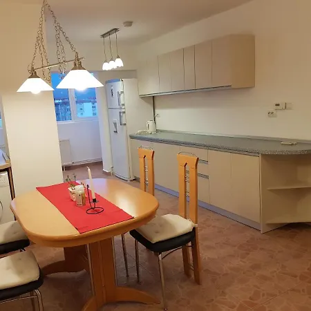Boulevard Apartament 1oo Mp, Lux Апартаменти
